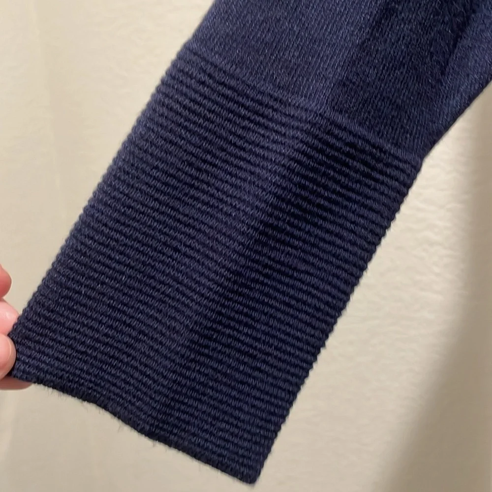 Romeo & Juliet Women’s Knit Sweater Medium Blue Cashmere Blend Contemporary
